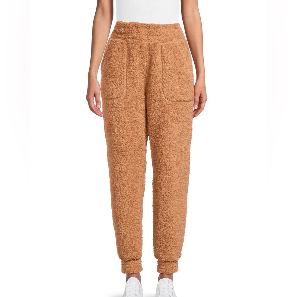 No Boundaries Women’s Tan Fleece Joggers